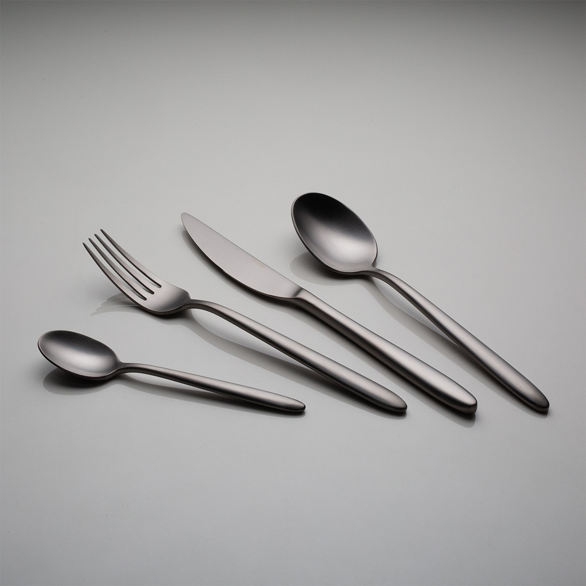 Besteck-Set 16-tlg. – Gaya Exeter PVD hellgrau ganz matt