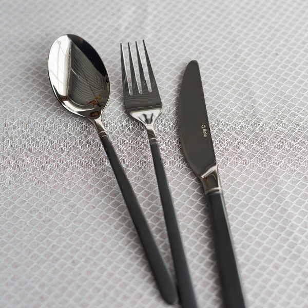 Besteck-Set 16-tlg. — Porto PVD dunkel Titan / schwarz sandgestrahlt