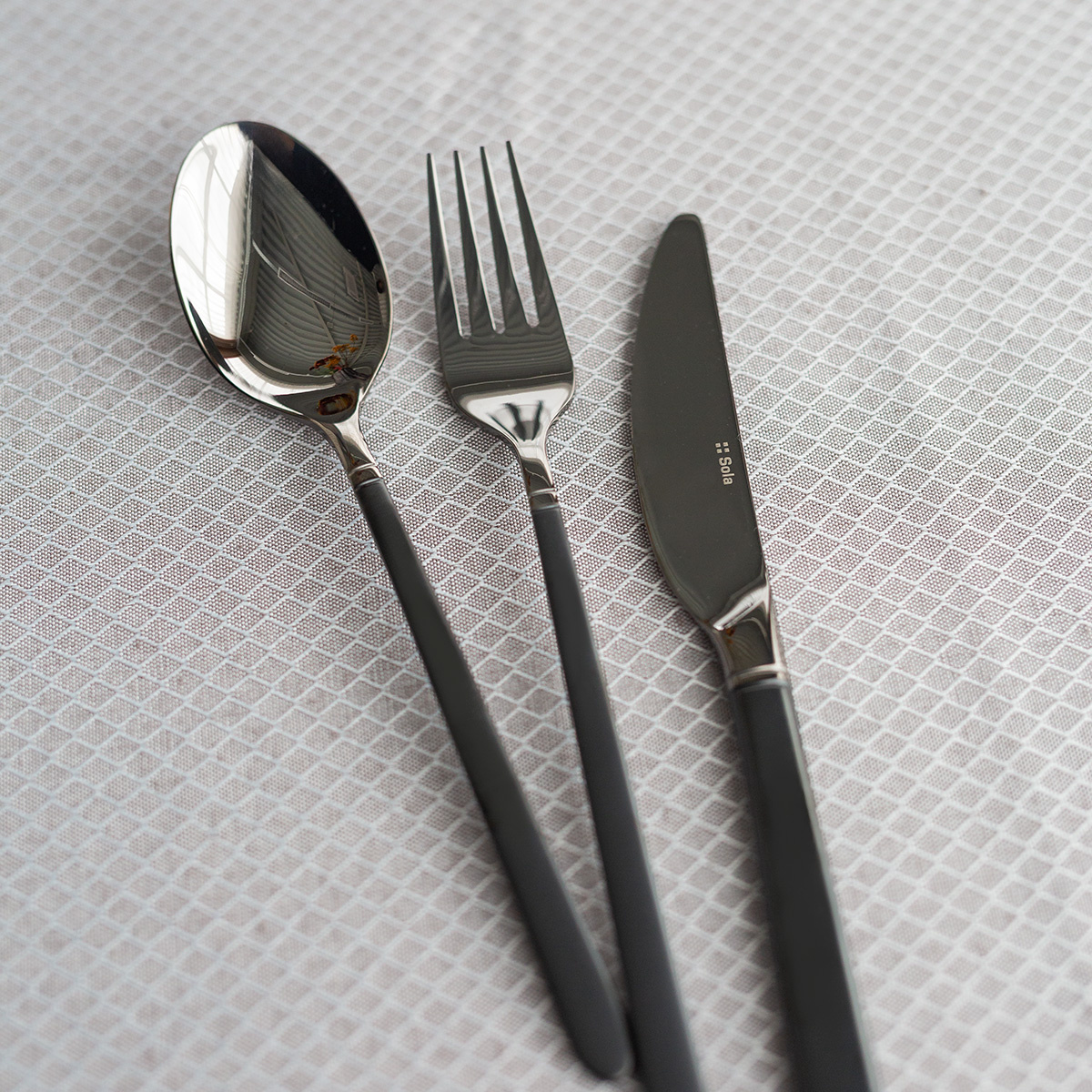 Besteck-Set 16-tlg. — Porto PVD dunkel Titan / schwarz sandgestrahlt