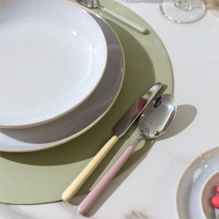 Olivfarbenes Platzset ø 38 cm – Elements Ambiente
