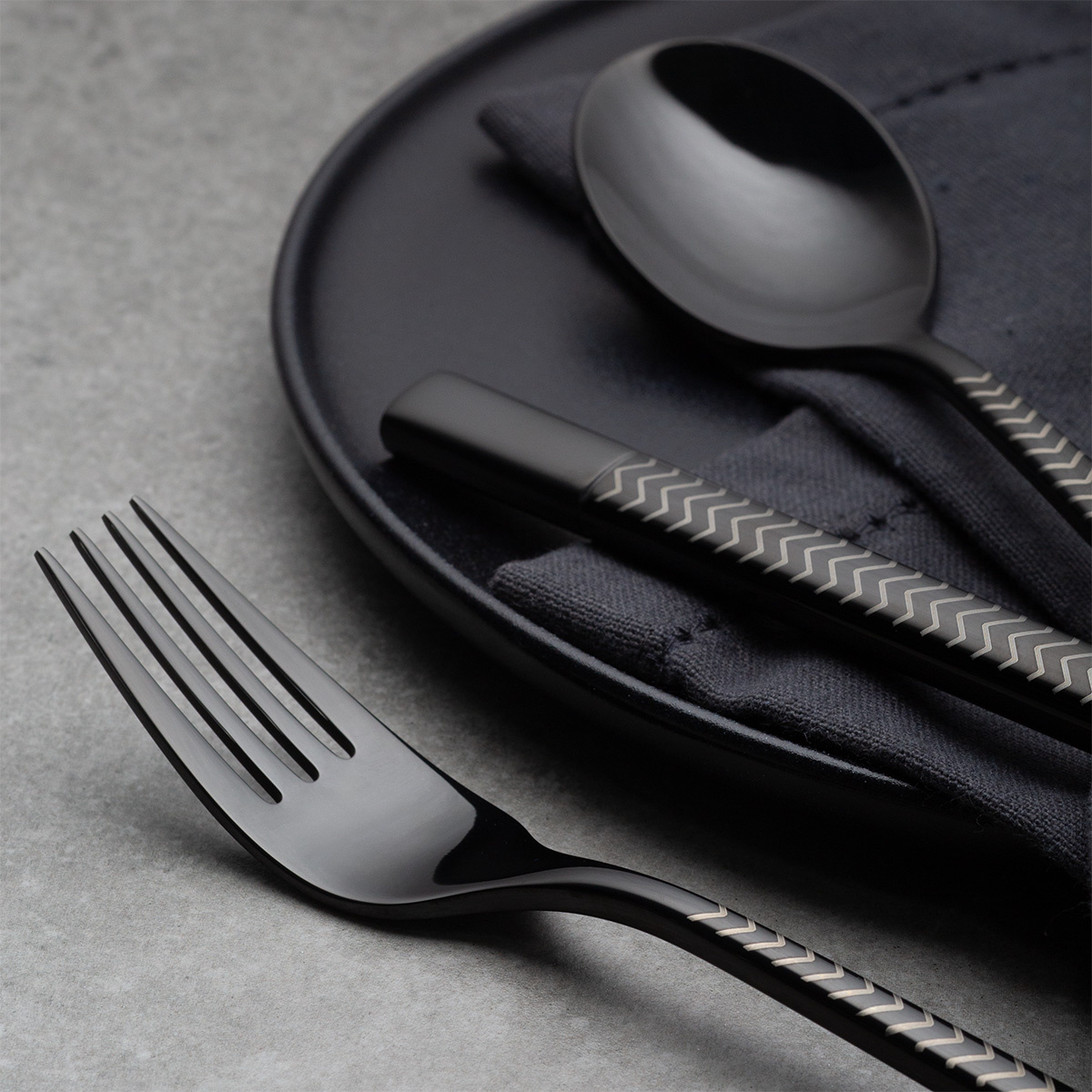 Besteckset 16-tlg. — Luxus schwarz Laser Chevron