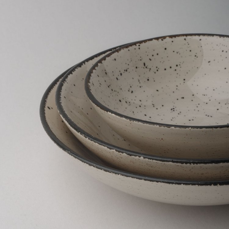 Bowl ø21.5 cm H: 5.5 cm - Gaya Atelier light grey speckled