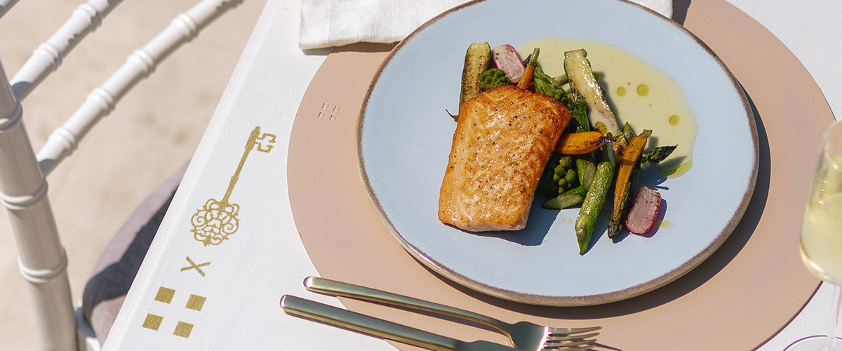 Saftiger Lachs mit gegrilltem Gemüse 
